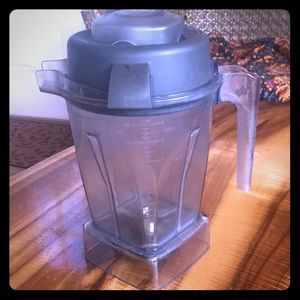 Vitamix 48 oz container, wet blades, with tamper